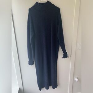 COS oversized wool dress. Navy.